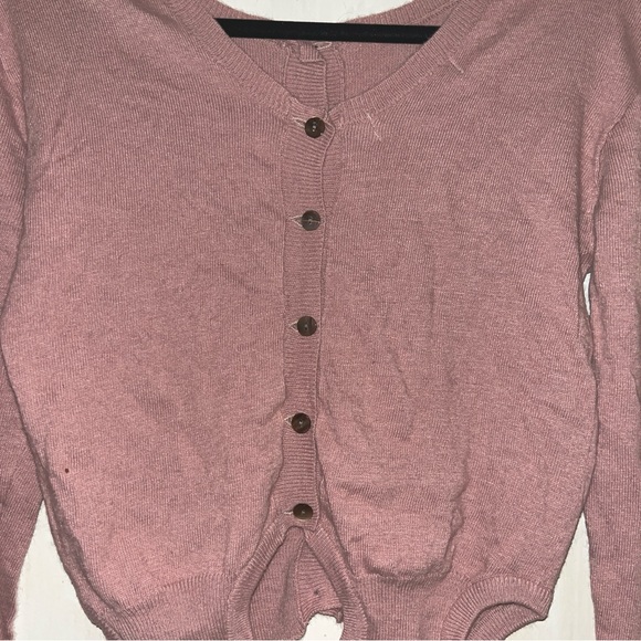 Irregular cut dusty pink cardigan with a relaxed fit - Picture 5 of 11